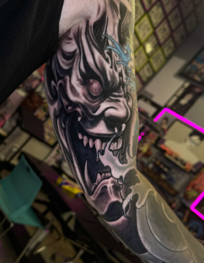 Mike Beard Tattoo Artist - BTB Tattoo 001
